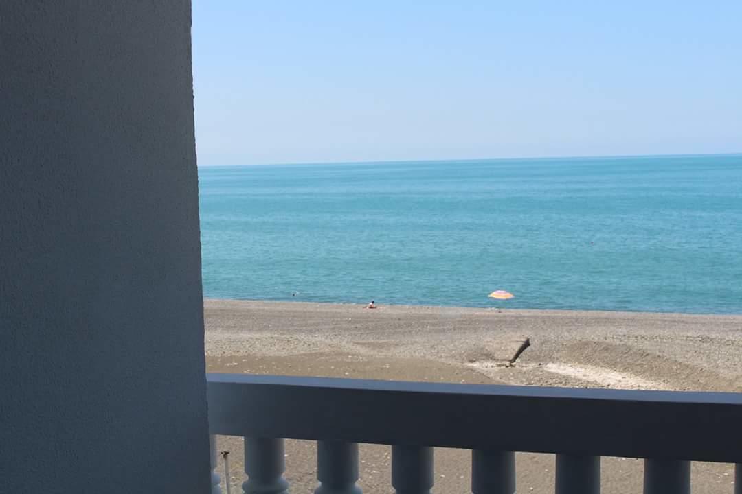 Guesthouse White Swan Kobuleti Exterior foto